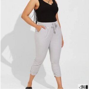 TORRID Crop Pull-On Skinny Stretch Poplin Mid-Rise Pant Size 4X